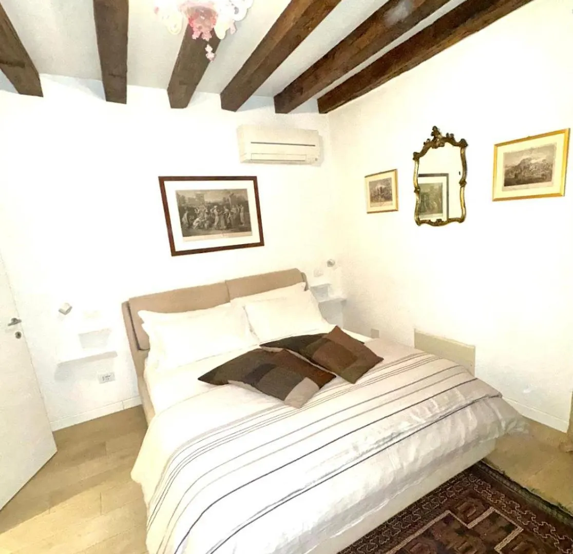 B&B Fortuny Venice Bed & Breakfast
