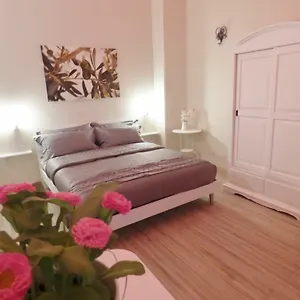 Da Polly A Piazza Amedeo Bed & Breakfast Napels